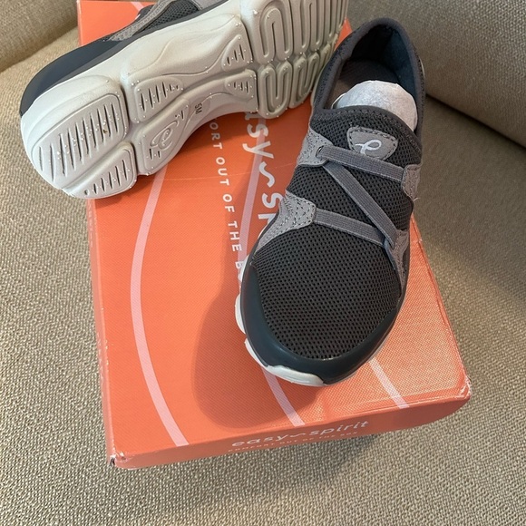 Easy Spirit Riptide Clogs size 5 dark grey NWT - Picture 2 of 3